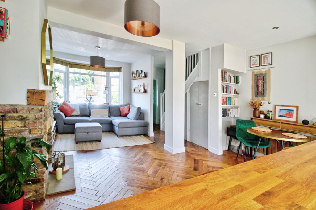 Property photo 3 of 26 37
