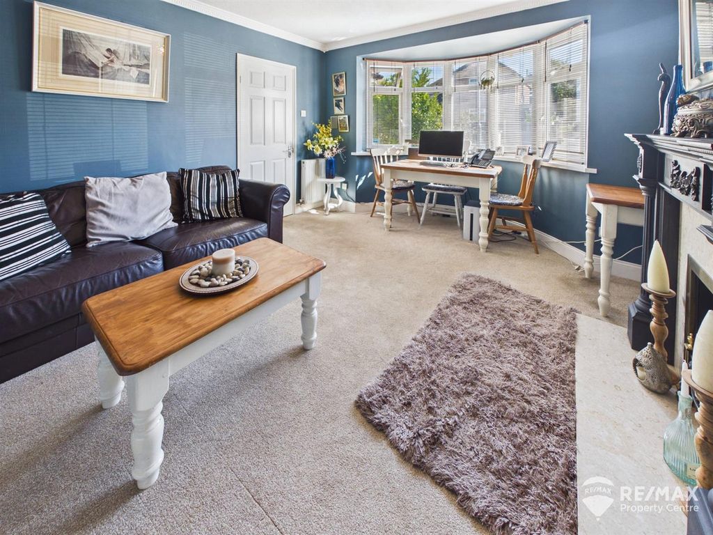 Property photo 2 of 33 Cam02842G0-Pr0410-Still012.Jpg