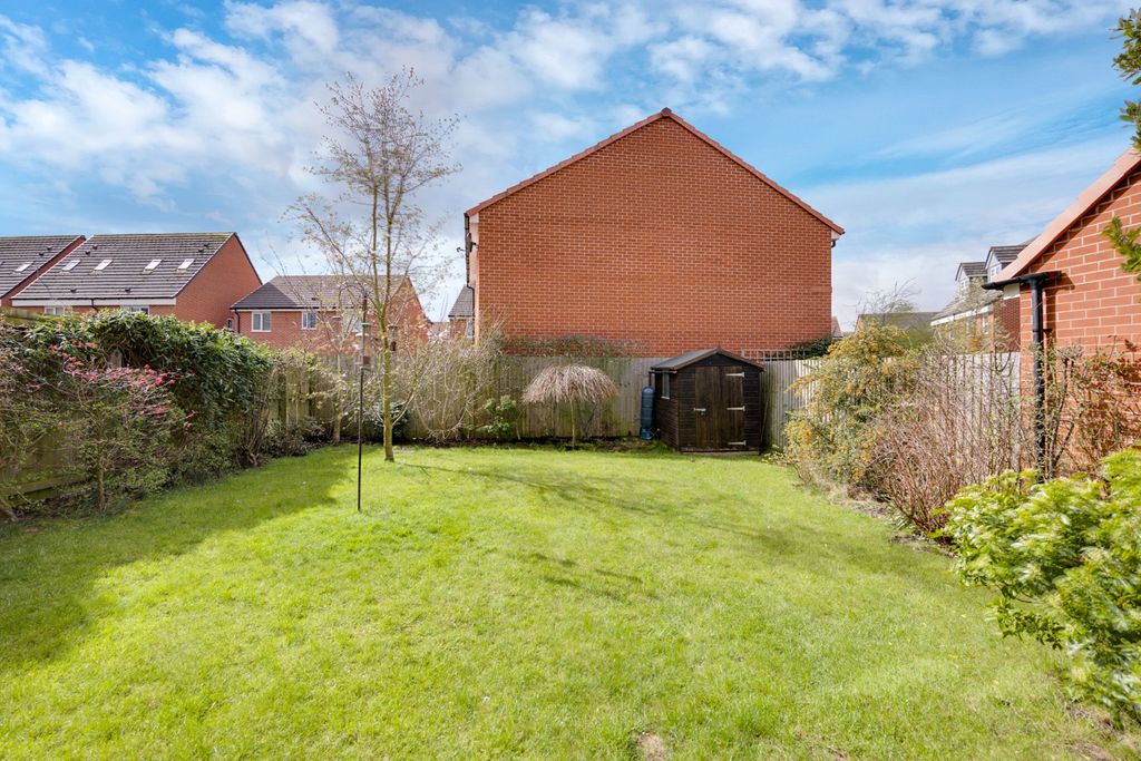 Property photo 2 of 24 4241272