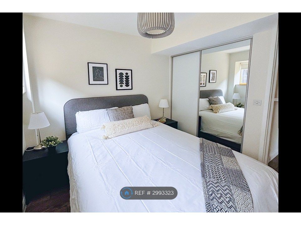 Property photo 2 of 6 Bedroom - Indicative Image