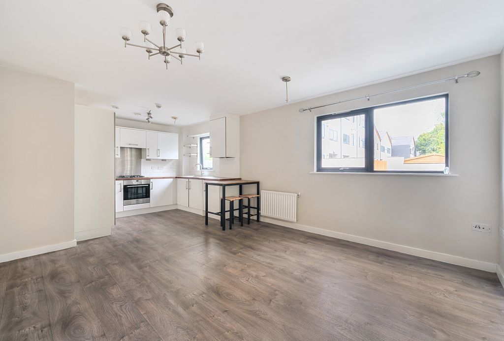Property photo 1 of 9 1334645-6-6894c3d...