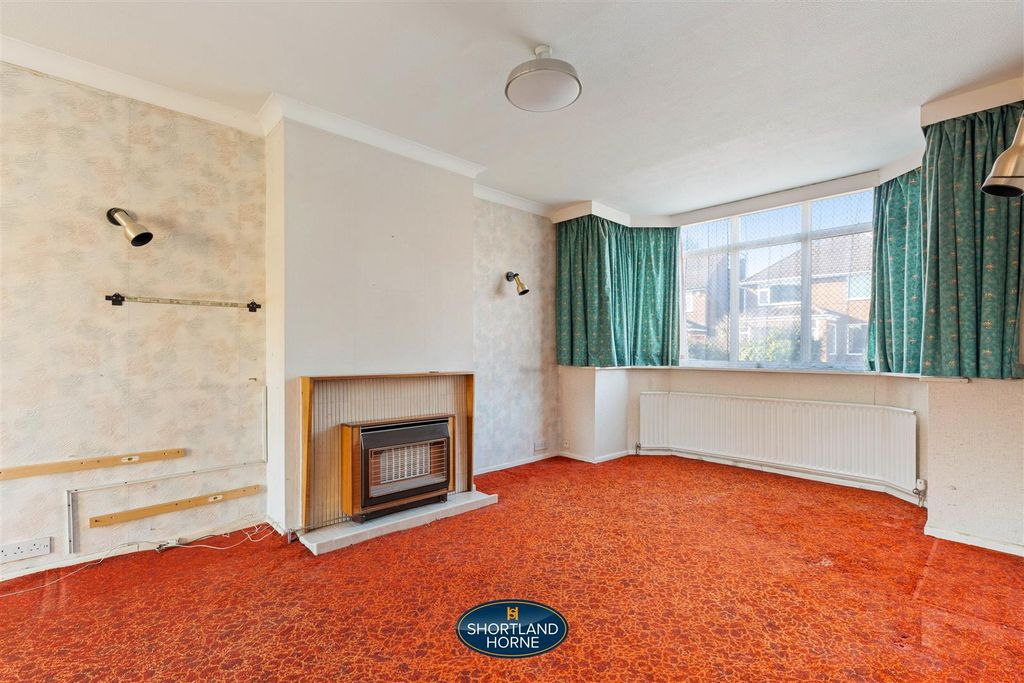 Property photo 2 of 22 5 Maidavale Crescent (16 Of 23).Jpg