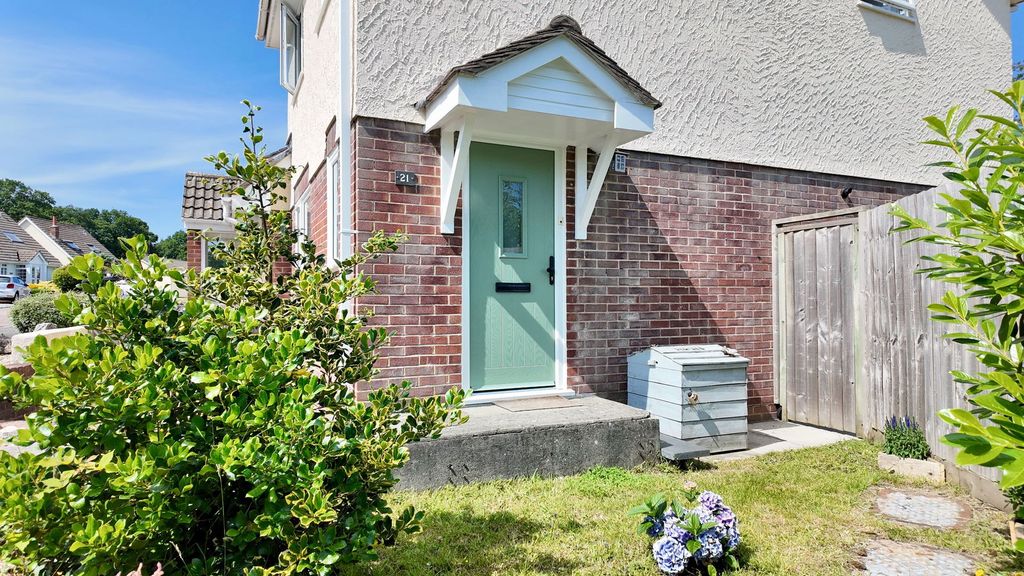 Property photo 3 of 21