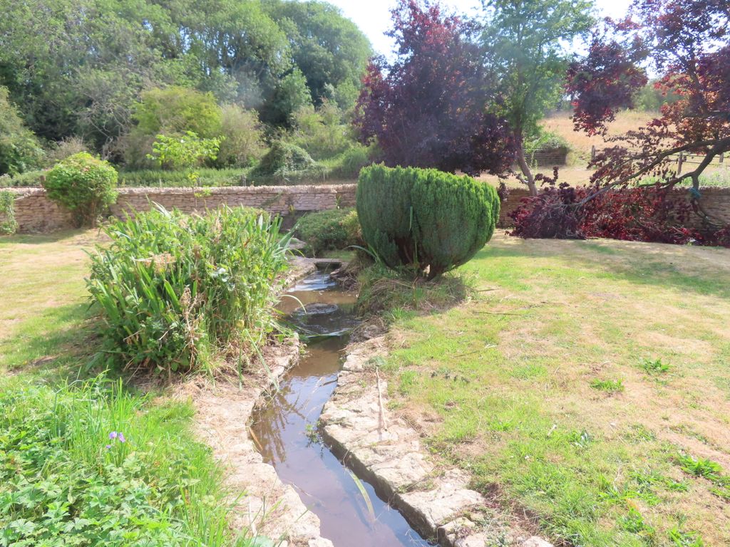 Property photo 2 of 47