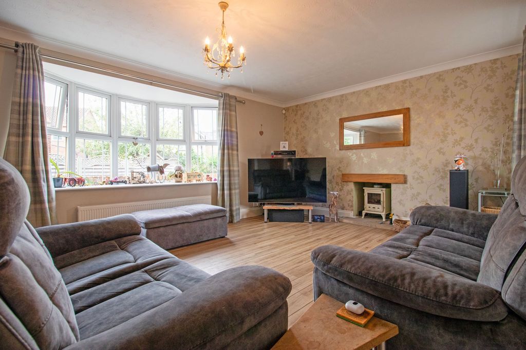 Property photo 3 of 38