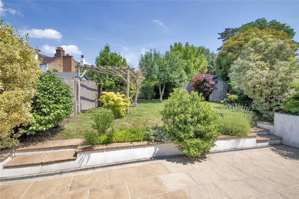 Property photo 2 of 14 Garden