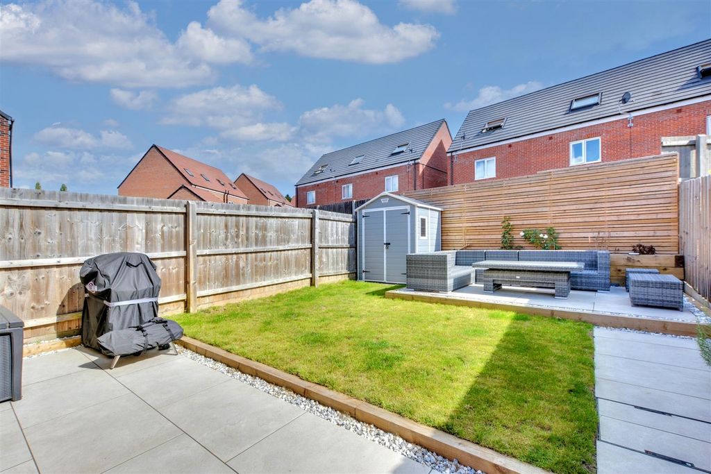 Property photo 3 of 22 Garden_2.Jpeg