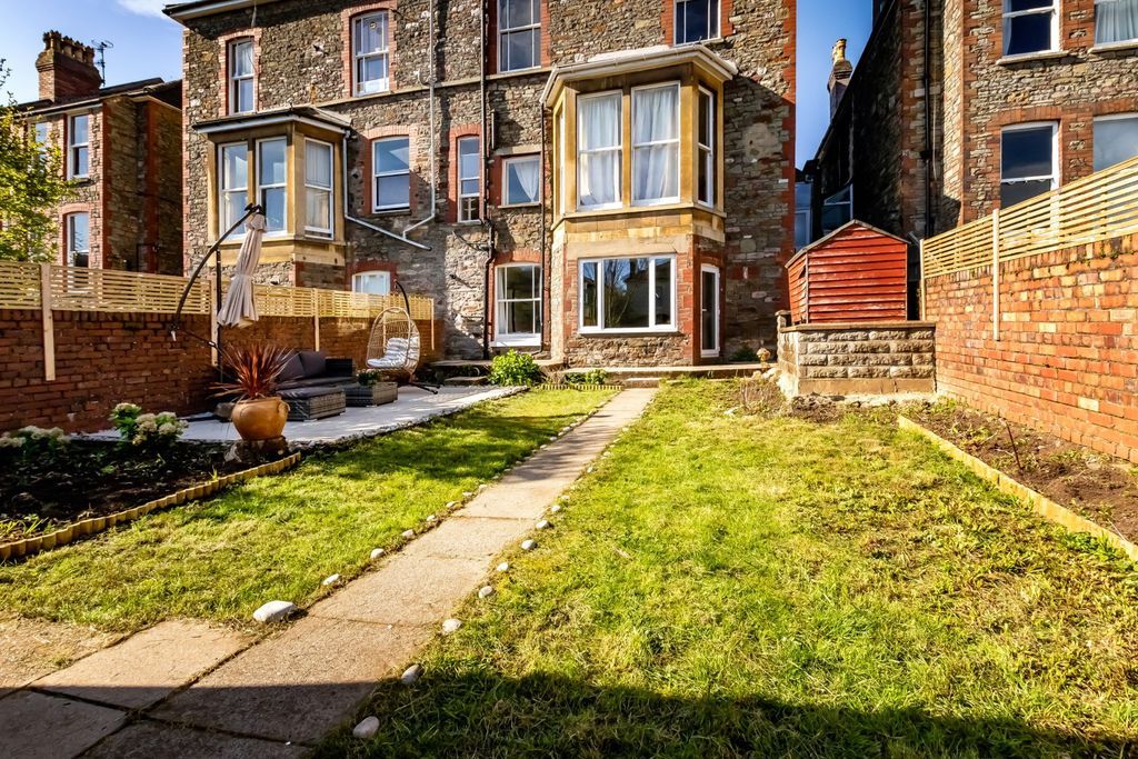 Property photo 1 of 13 Garden