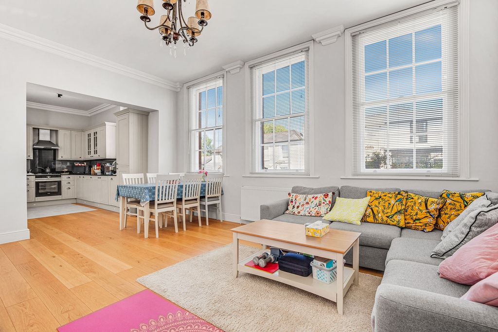 Property photo 2 of 15 842A1611Hdr