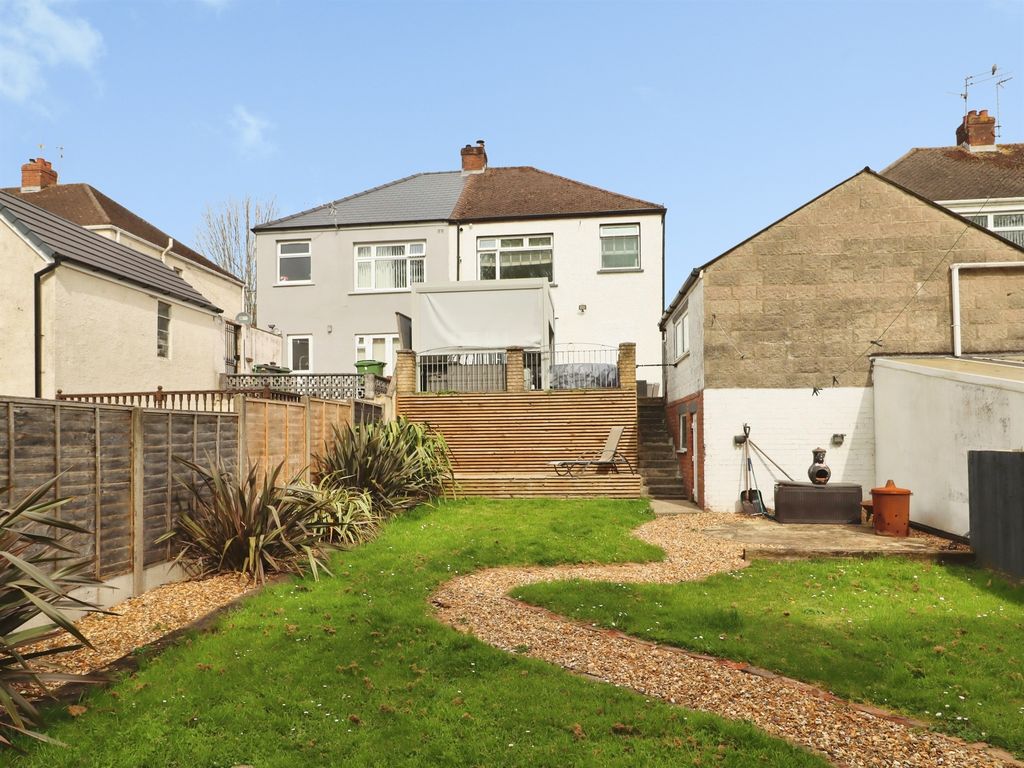 Property photo 2 of 20