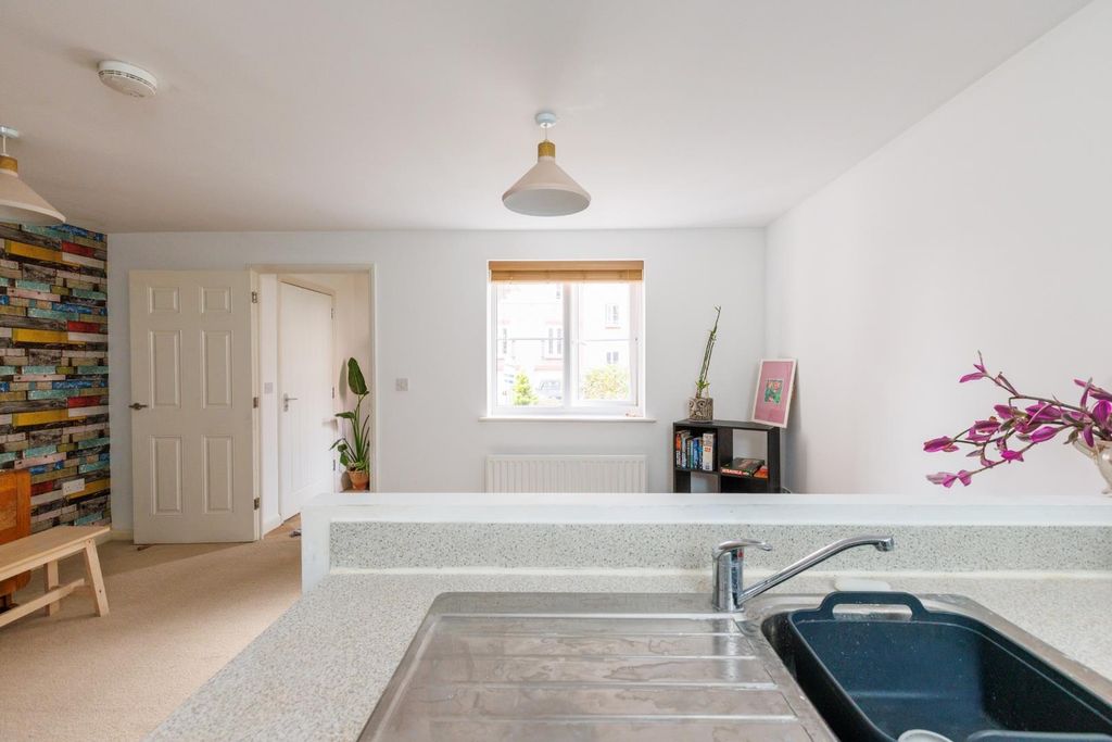Property photo 3 of 17 30 Mallard Close-15.Jpg