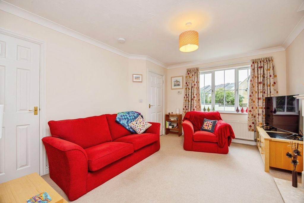 Property photo 3 of 19 Photo