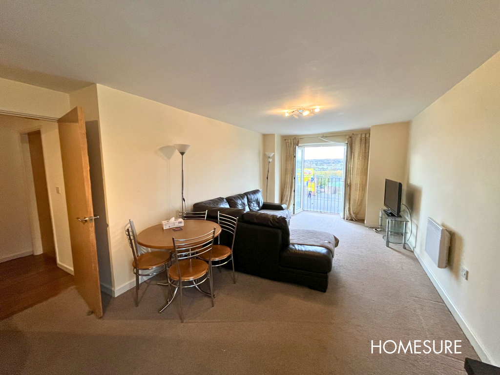 Property photo 3 of 7 Living Room