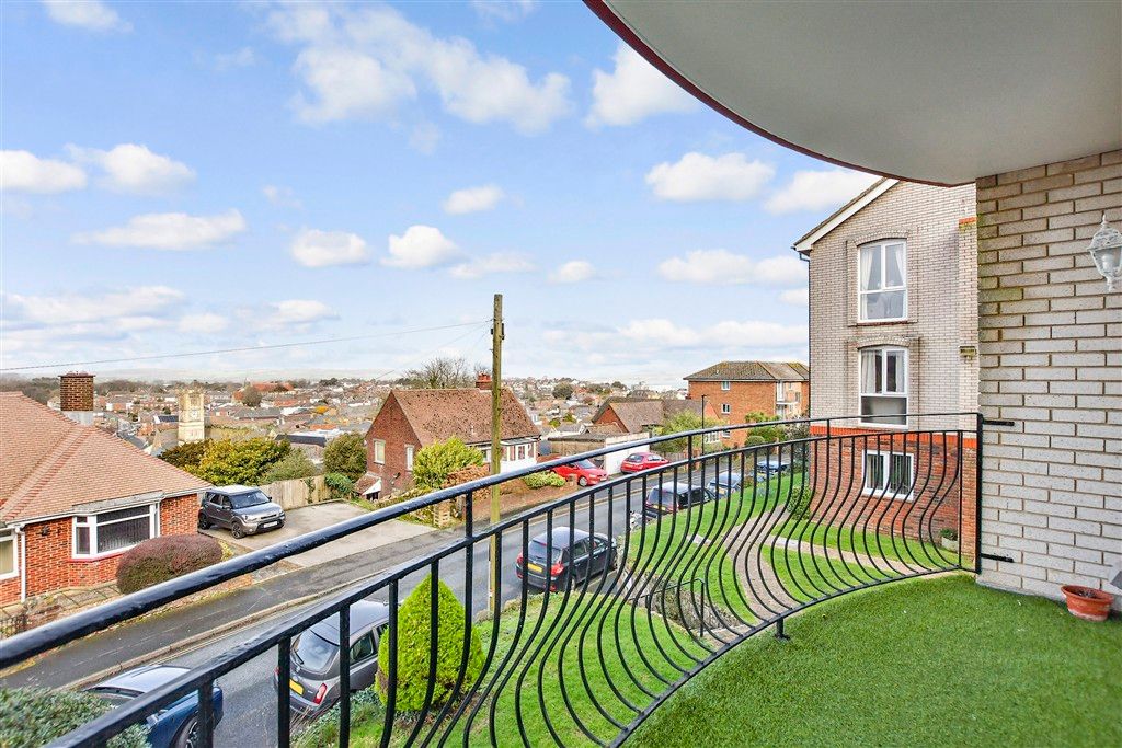 Property photo 2 of 10 Balcony / Terrace