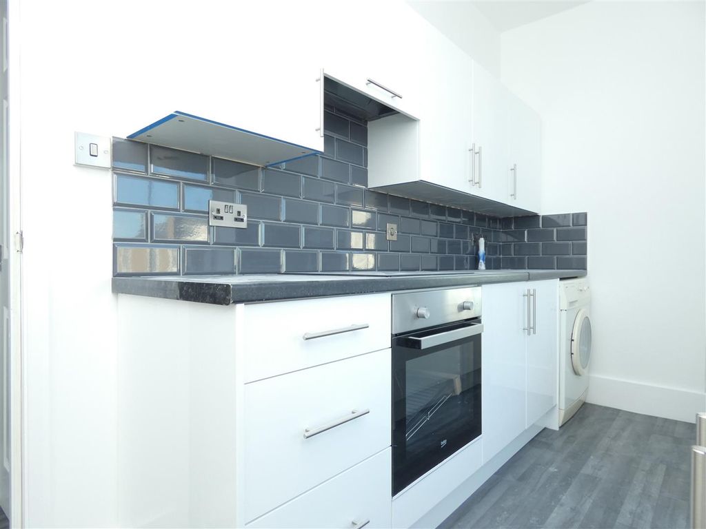 Property photo 2 of 5 General 16669823_781