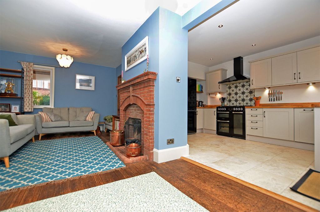 Property photo 2 of 15