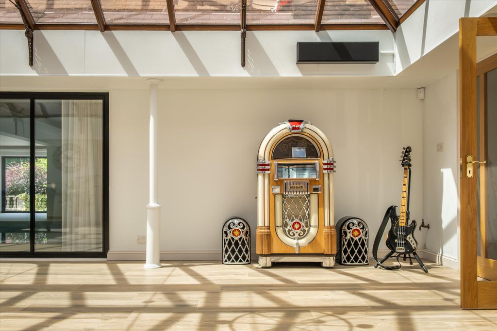 Additional image 19 of 8 bed detached house for saleLondon Road, Petersfield, Hampshire GU31