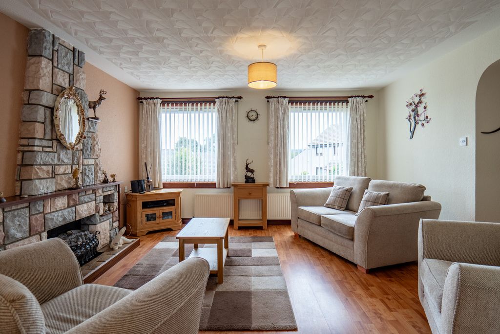 Property photo 2 of 38