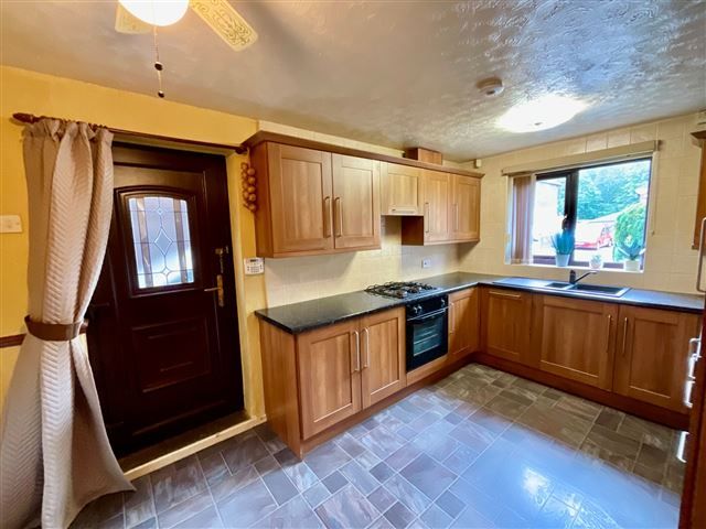 Property photo 3 of 21 Kitchen