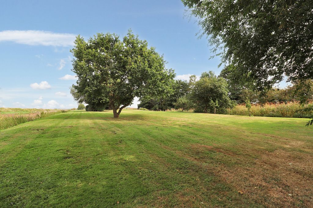 Property photo 2 of 36 Img_0838