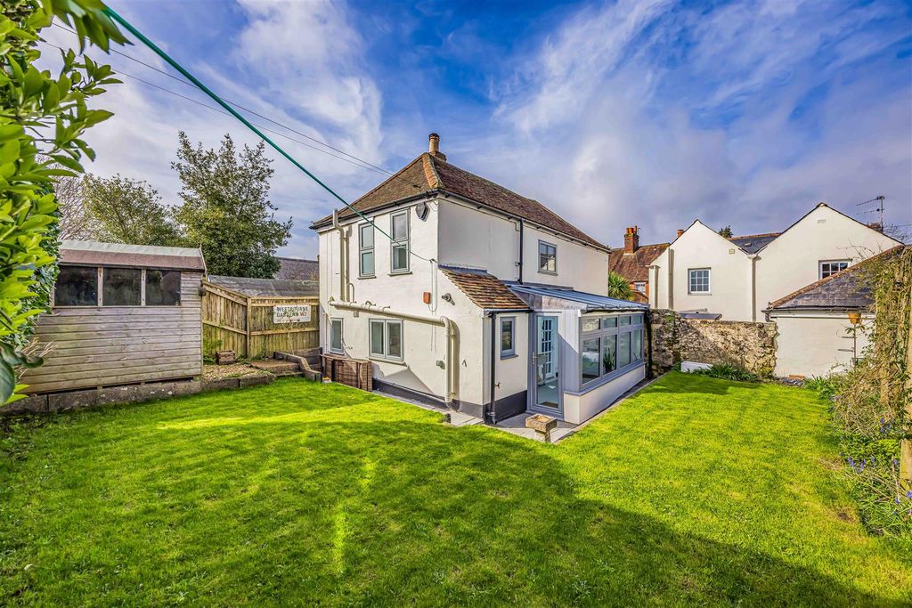 Property photo 2 of 18 The Retreat, North Street, Westbourne-Small-Portic