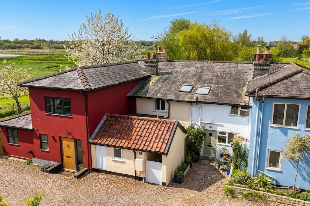 Property photo 1 of 24