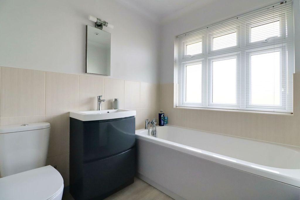 Additional image 26 of 5 bed detached house for saleWestcliff Gardens, Scunthorpe DN17