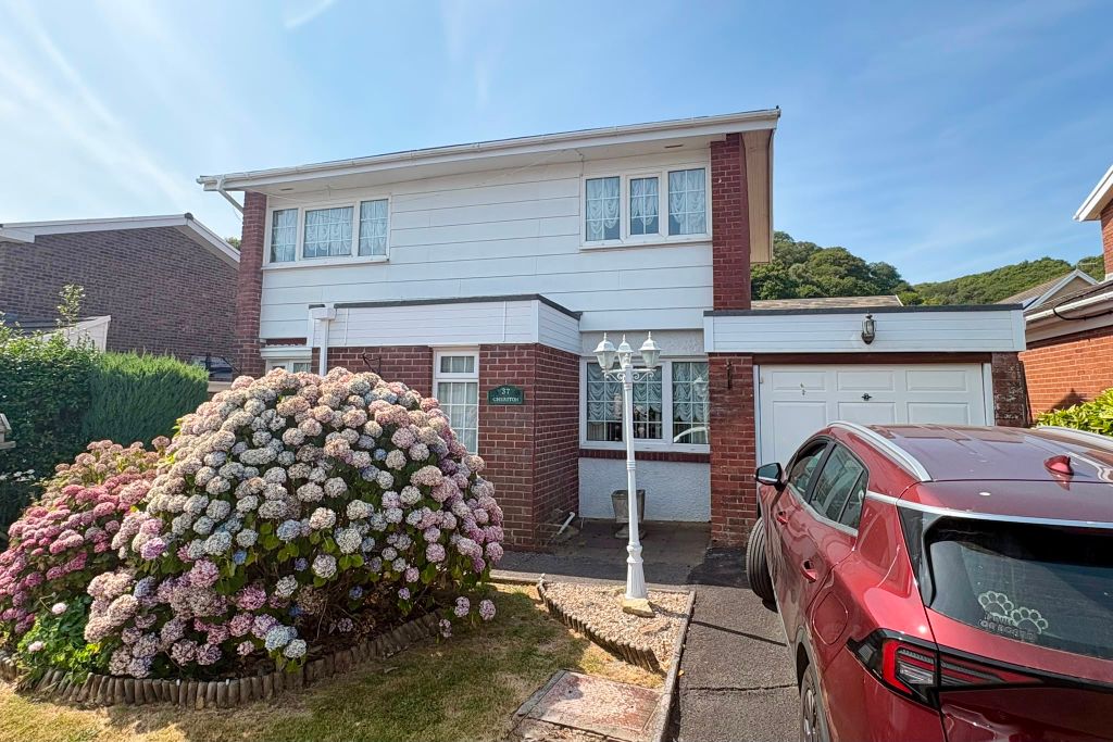 Property photo 2 of 17