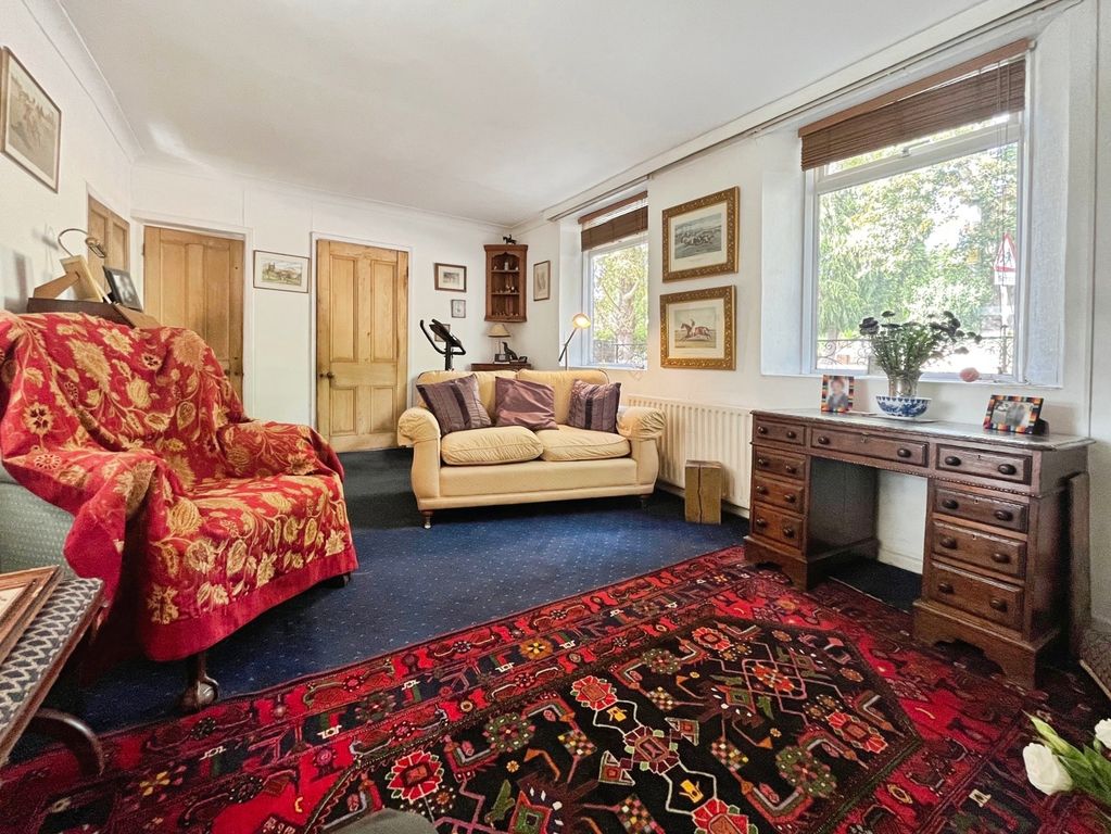 Property photo 2 of 14 Pbox-Img.Jpg