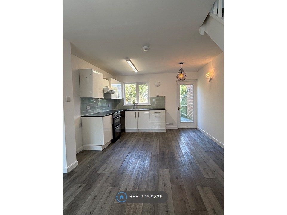 Property photo 2 of 9 Kitchen/ Dinning Area