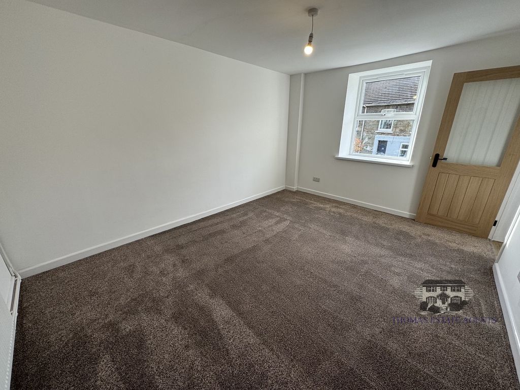 Property photo 2 of 13 Lounge