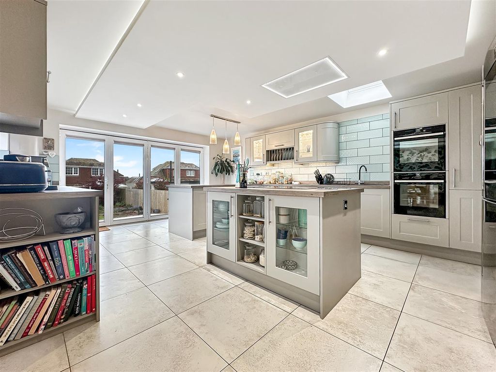 Property photo 3 of 23 Kitchen Island.Jpg