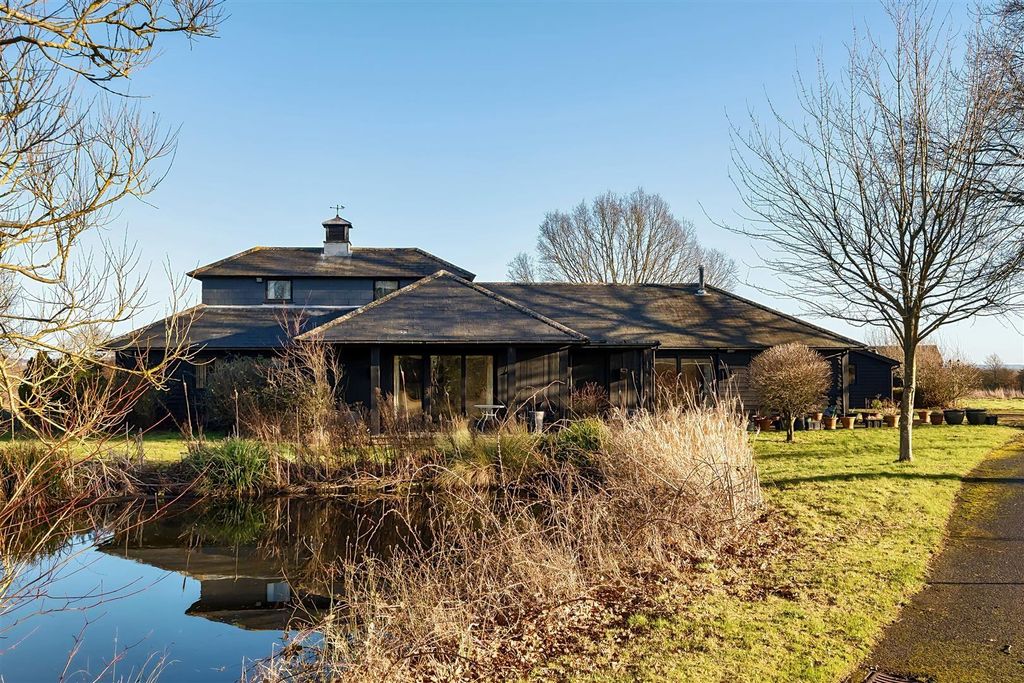 Property photo 1 of 20 External2.Jpg