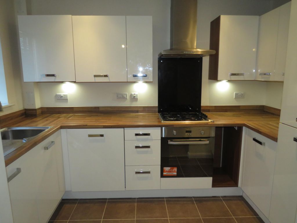 Property photo 2 of 7 Kitchen