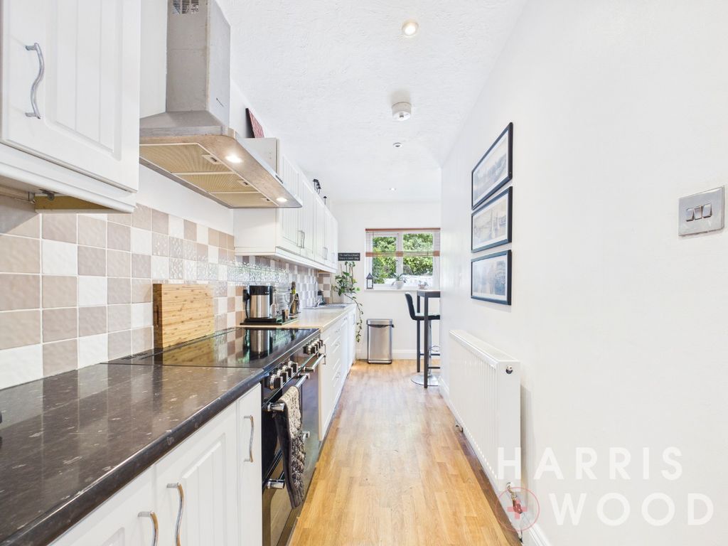 Property photo 2 of 14 5275402