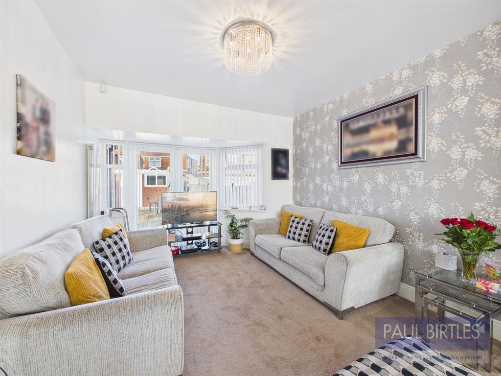 Property photo 2 of 21 Cam04378G0-Pr0320-Still028.Jpg