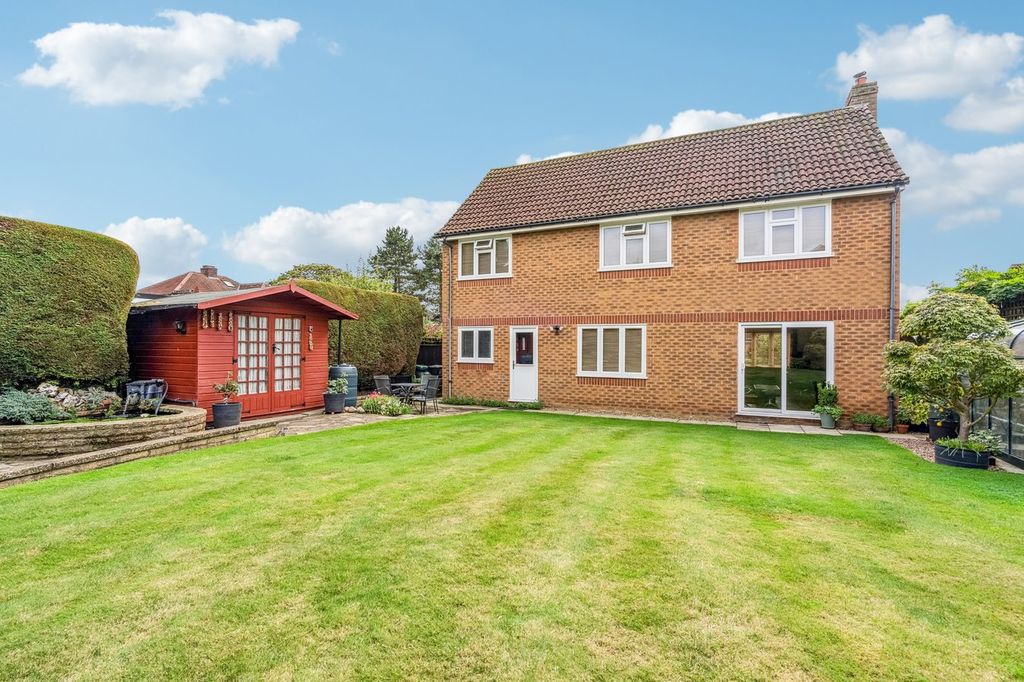 Property photo 2 of 28