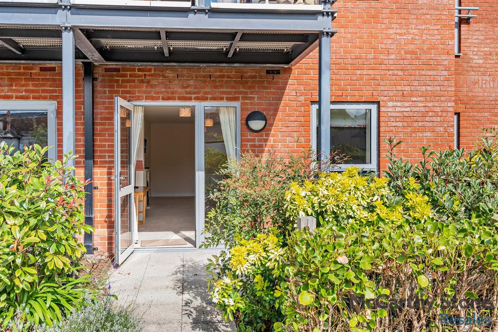 Property photo 1 of 48 8665437-Exterior03-800.Jpg