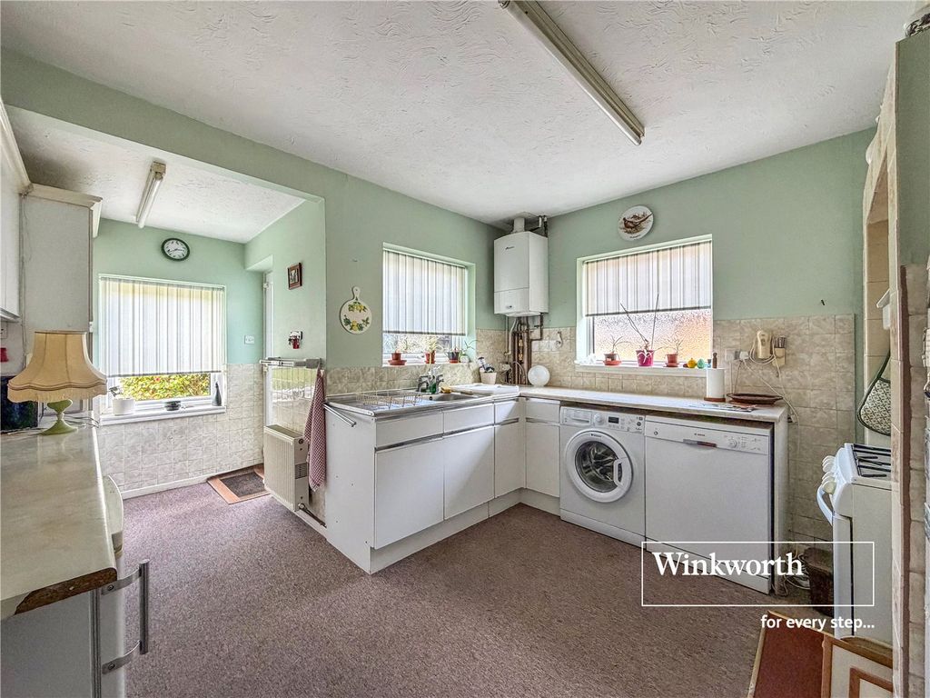 Property photo 2 of 14 Picture No. 21