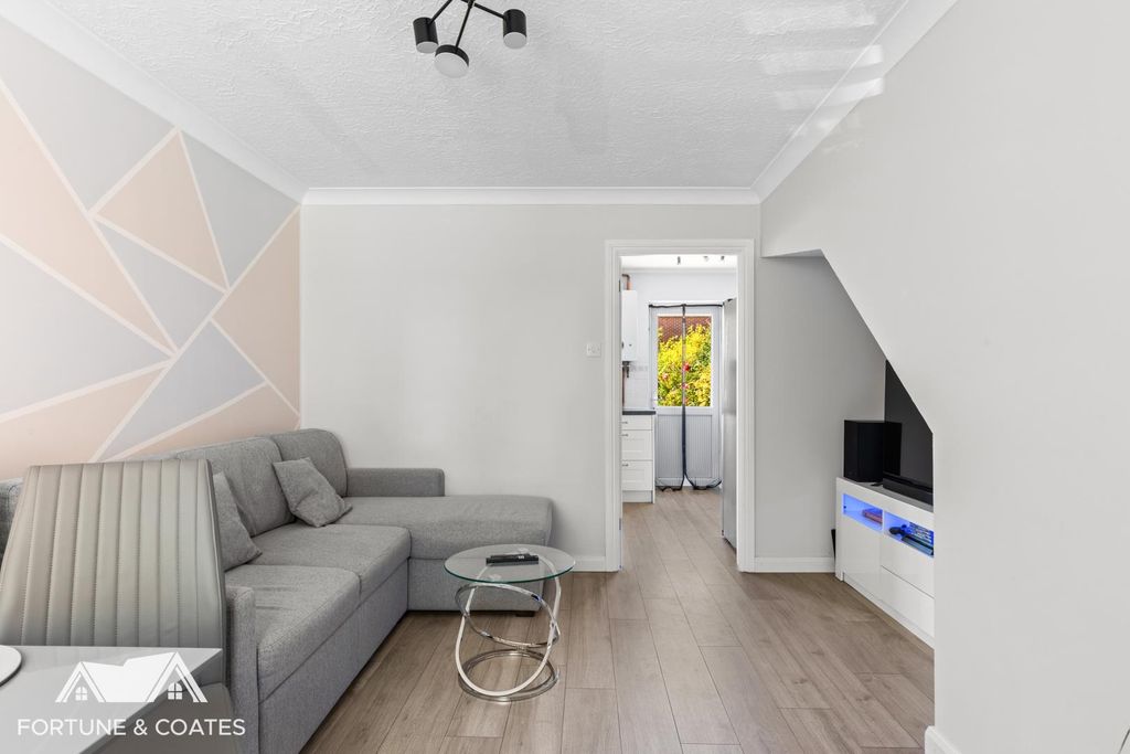 Property photo 3 of 16 Turnors_11.Jpg