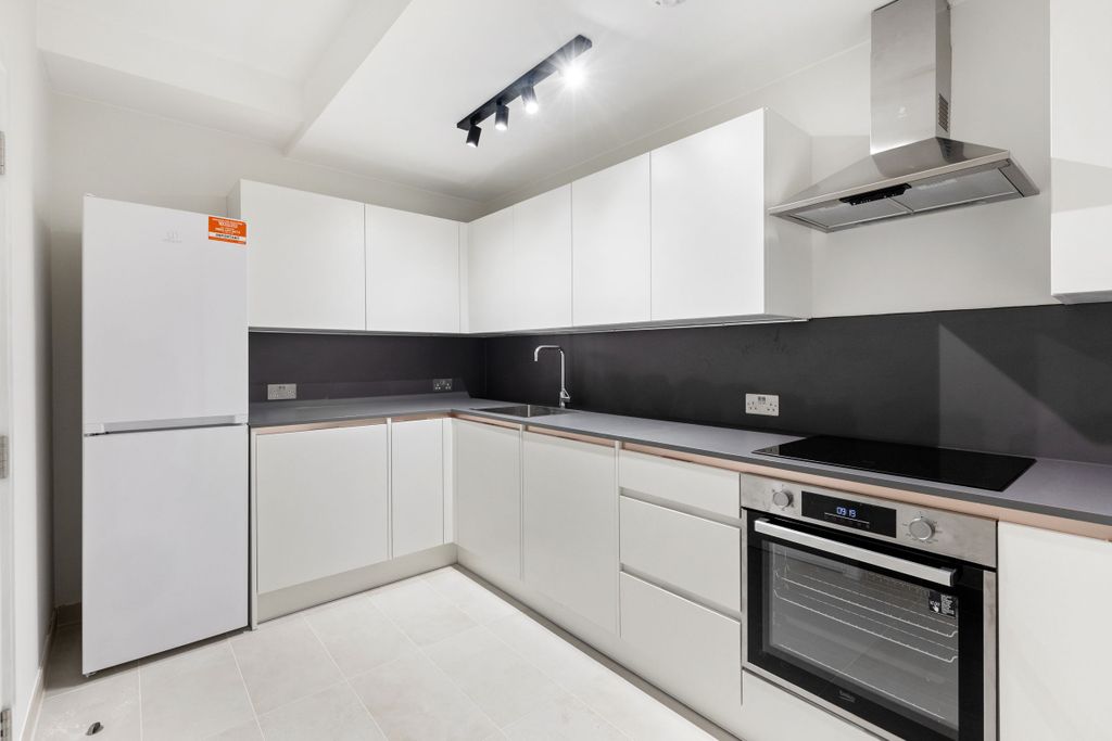 Property photo 2 of 21 Kitchen