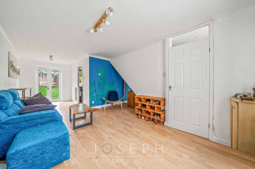 Property photo 3 of 8