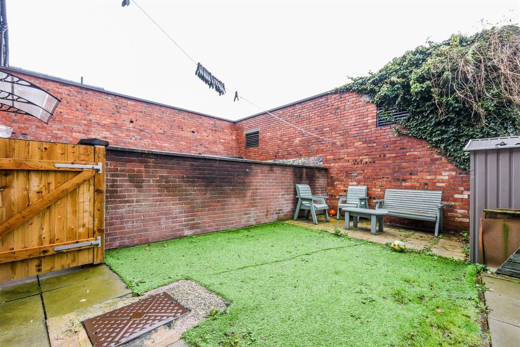 Property photo 2 of 14 Garden