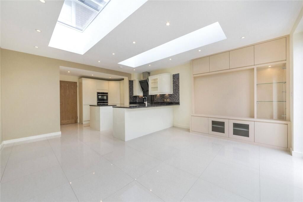 Property photo 3 of 17 263693_Tol200092_L_Img_01_0000.Jpeg