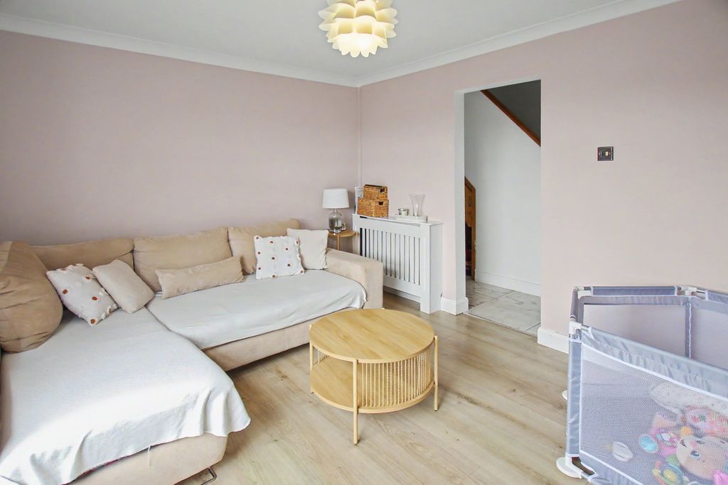 Property photo 3 of 26