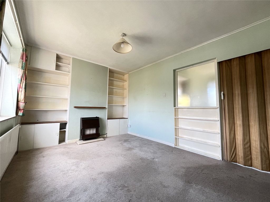 Property photo 2 of 12 Picture No. 10