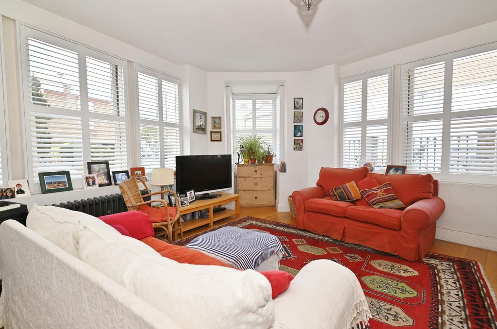 Property photo 2 of 18
