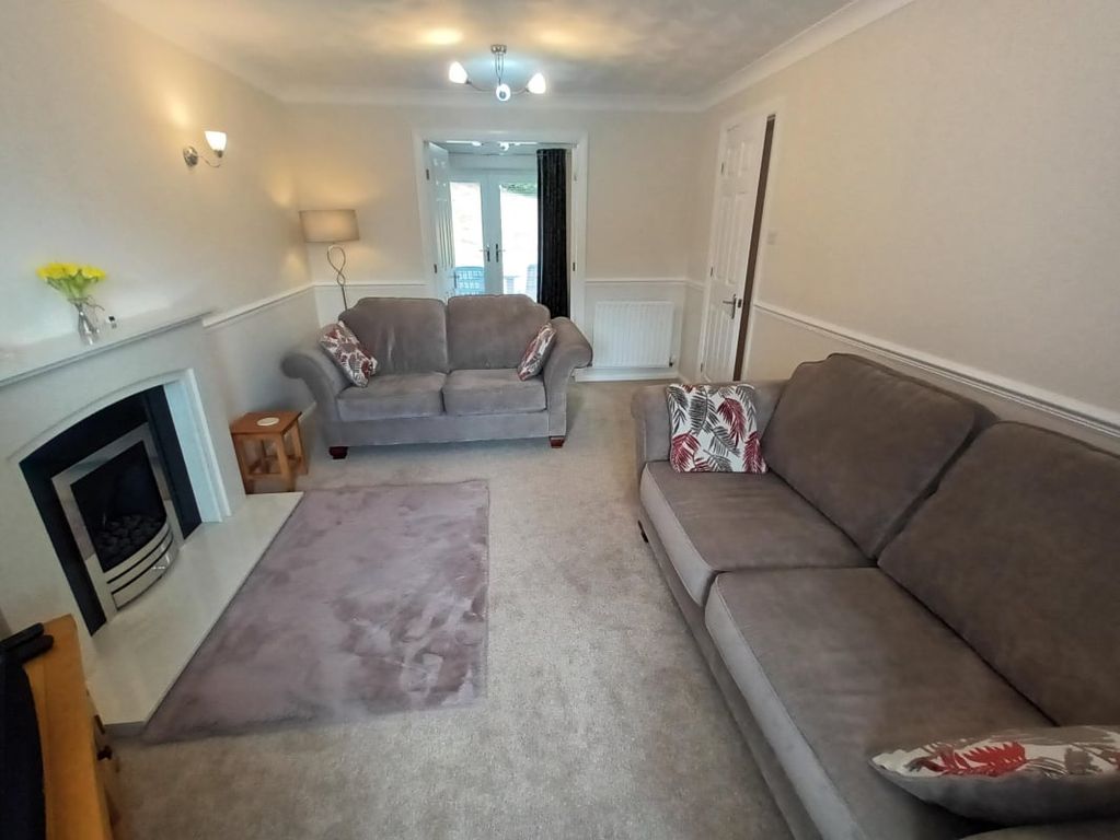 Property photo 2 of 20
