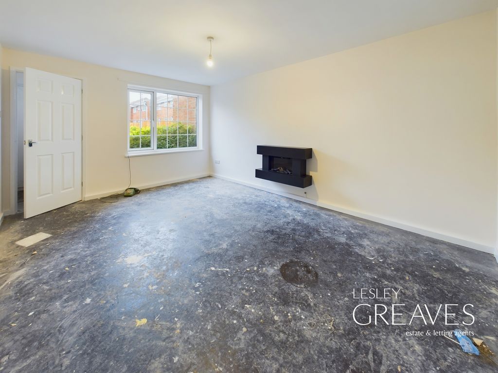 Property photo 2 of 10 Living Room