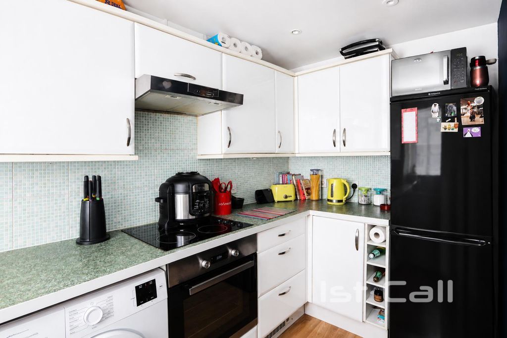 Property photo 3 of 9 Kitchen .Jpg